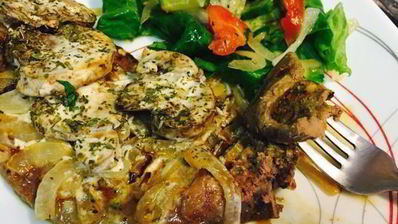 печень с грибами под сливочным соусом