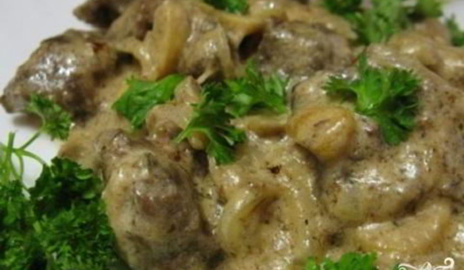 Рецепт печени с грибами в сметане