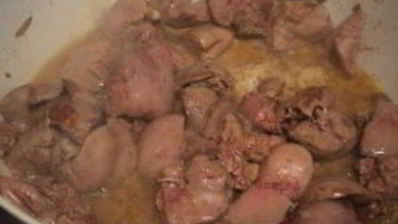 печень с луком тушеная