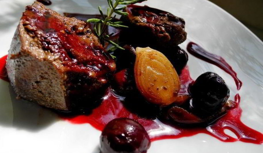 Рецепт печени с вишней и розмарином