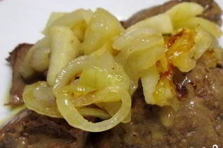 Печень с яблоками в мультиварке