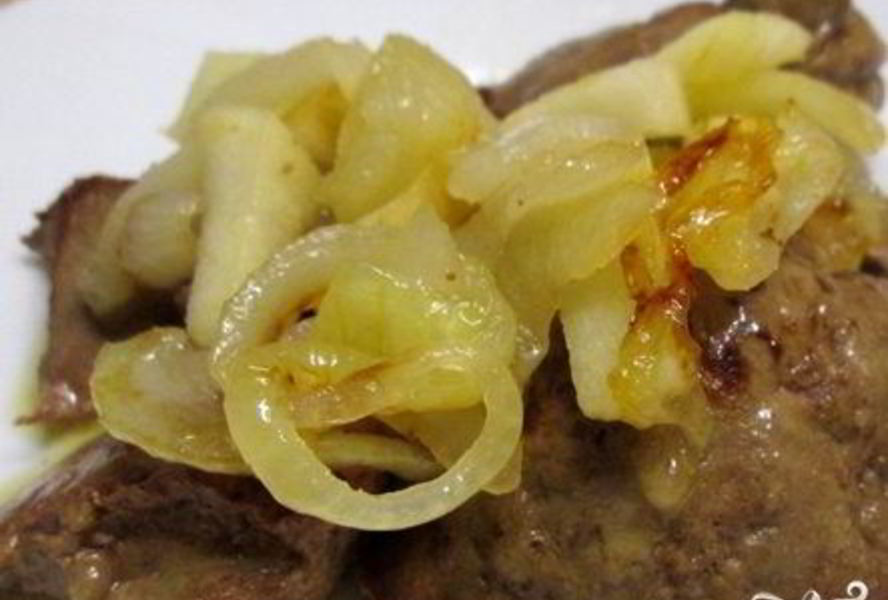 Печень с яблоками в мультиварке