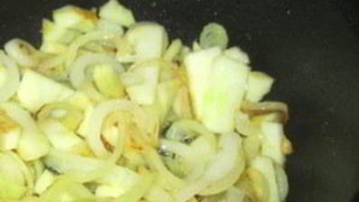 печень с яблоками в мультиварке