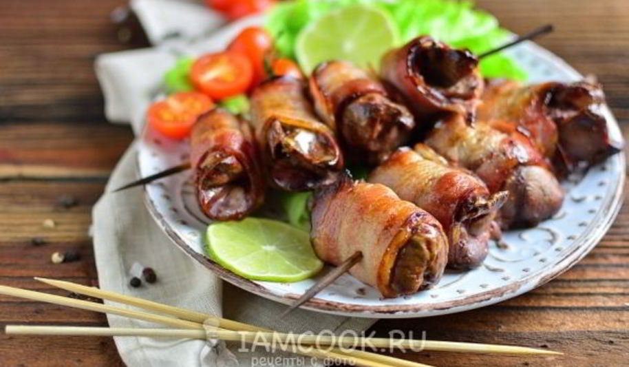 Рецепт печени в беконе на мангале