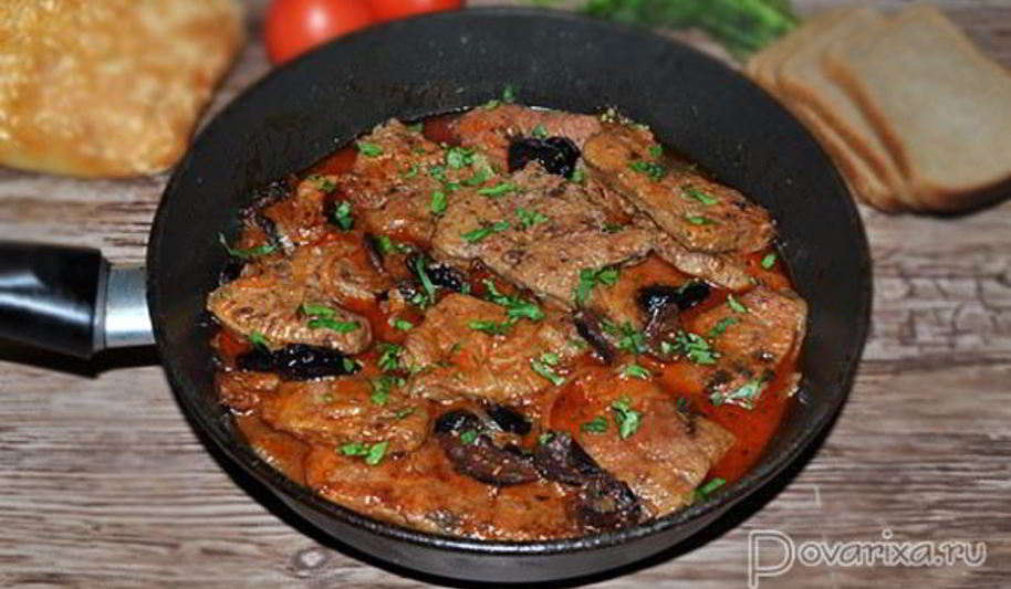 Рецепт печени в томатном соусе с черносливом