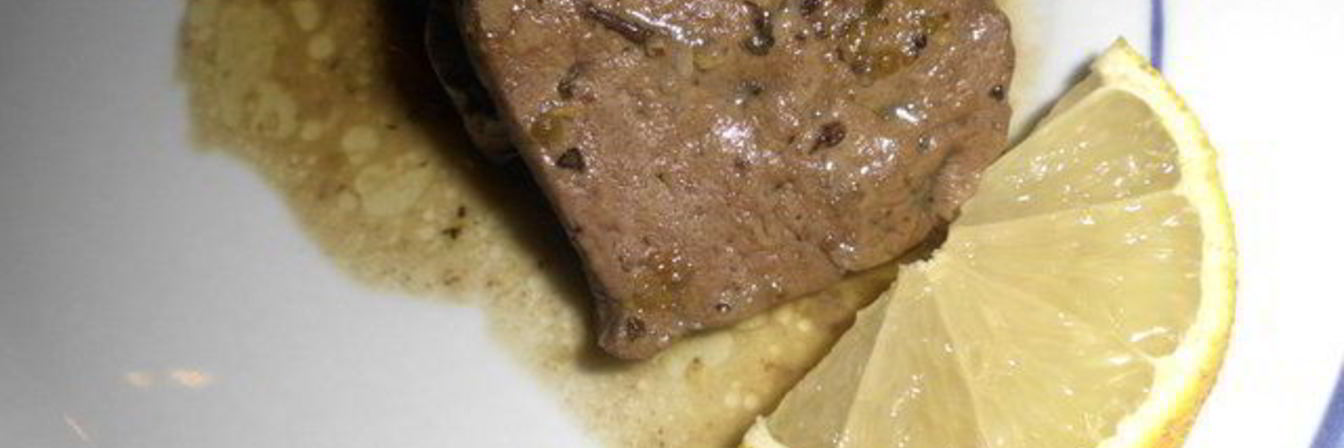 Сикотакя — печень говяжья с орегано и лимонным соком