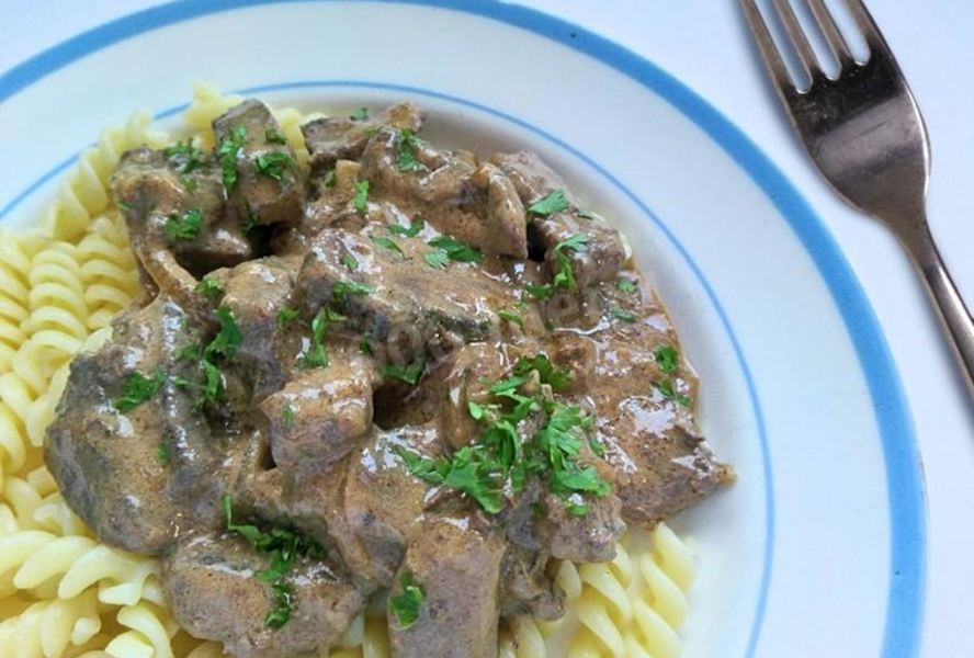 Свиная печень по строгановски