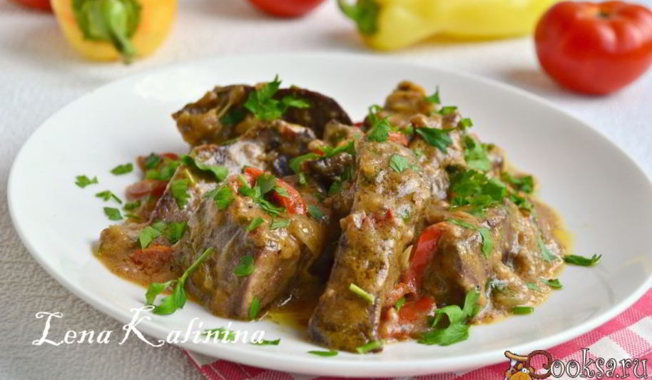 Рецепт свиной печени, тушеной в сметанном соусе