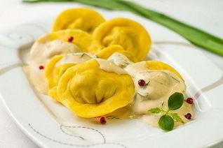 Домашние пельмени с мясом и сыром