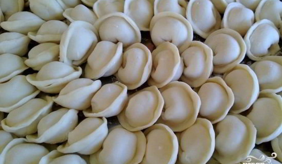 Рецепт пельменей из щуки с салом