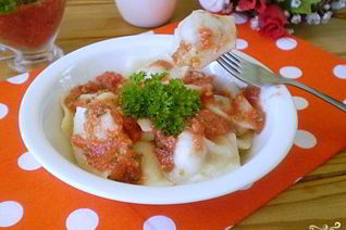 Пельмени под соусом