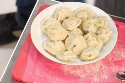 Пельмени с мясом и каперсами