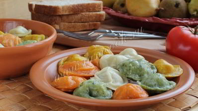 пельмени цветные