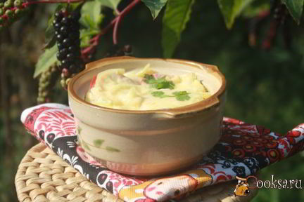 Пельмени в омлете с овощами