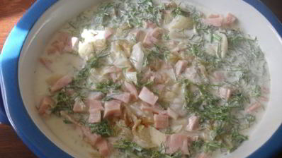 пельмени, запеченные в сметане с ветчиной и сыром