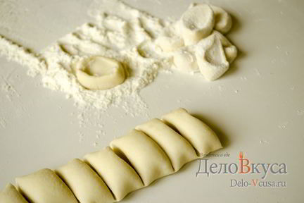 Пресное тесто для вареников и пельменей