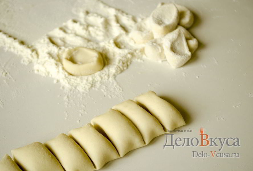 Пресное тесто для вареников и пельменей