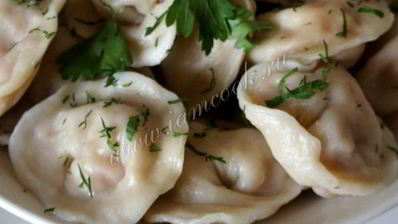 рыбные пельмени с овощами