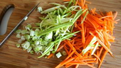 рыбные пельмени с овощами