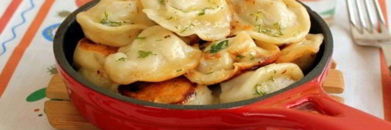 Замороженные пельмени на сковороде