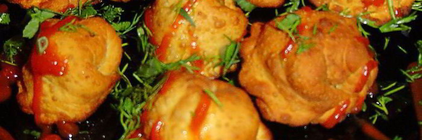 Жареные пельмени с грибами и капустой