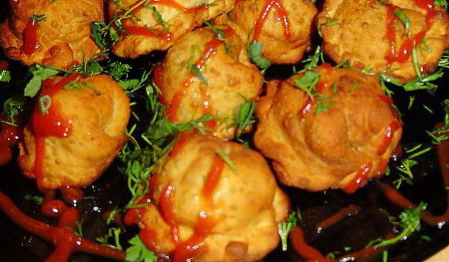 Рецепт жареных пельменей с грибами и капустой