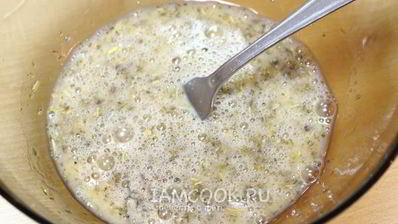 жареные пельмени с яйцом