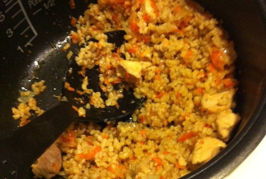 Ароматный плов с курицей в мультиварке