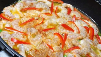 паэлья с креветками и чоризо