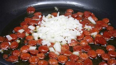 паэлья с креветками и чоризо