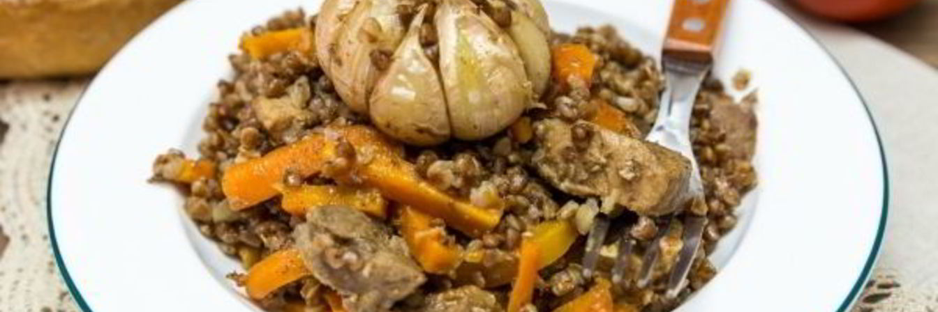 Плов из гречки со свининой