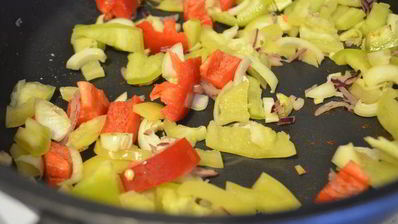 плов из кус-куса и куриного филе в восточном стиле