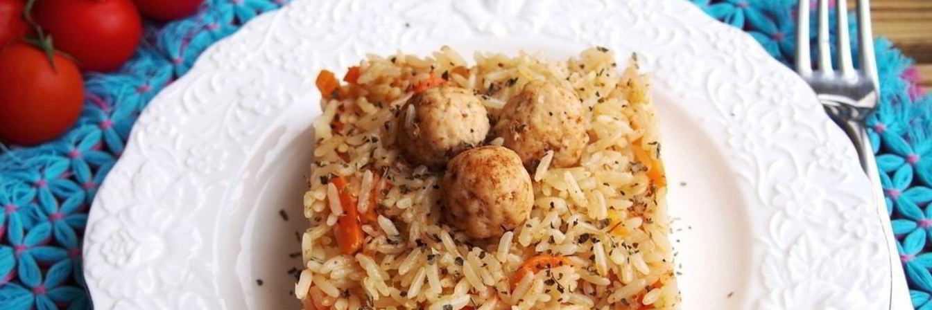 Плов с фрикадельками в духовке