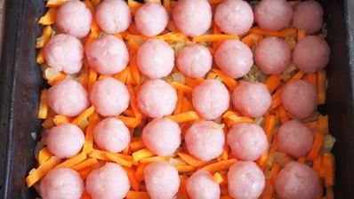 плов с фрикадельками в духовке