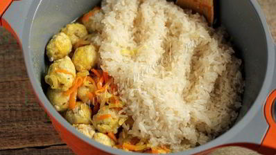 плов с куриными фрикадельками