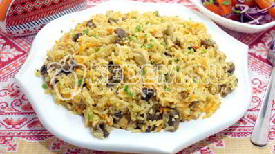 плов с курицей и грибами