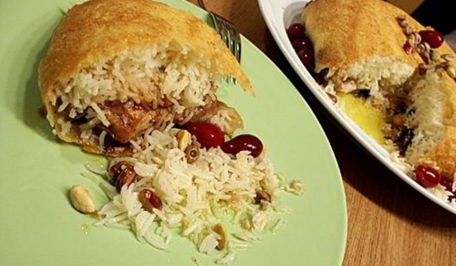 Рецепт плова с курицей и сухофруктами в тесте