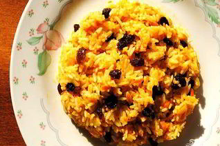 Сладкий плов с изюмом