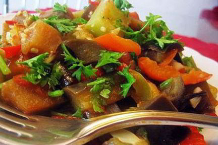 Ароматное овощное рагу с зеленью