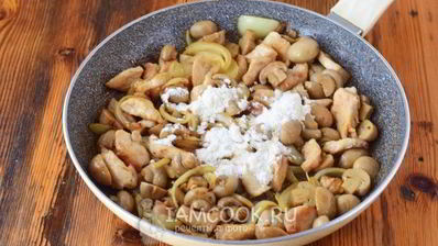 фрикасе из курицы с грибами