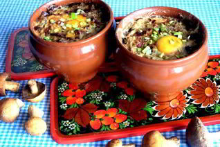 Грибное рагу в горшочках