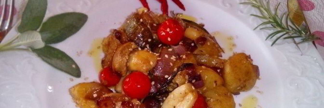 Капоната из молодого картофеля с шалфеем и розмарином