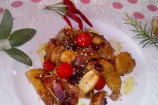 Капоната из молодого картофеля с шалфеем и розмарином