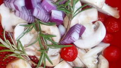 капоната из молодого картофеля с шалфеем и розмарином