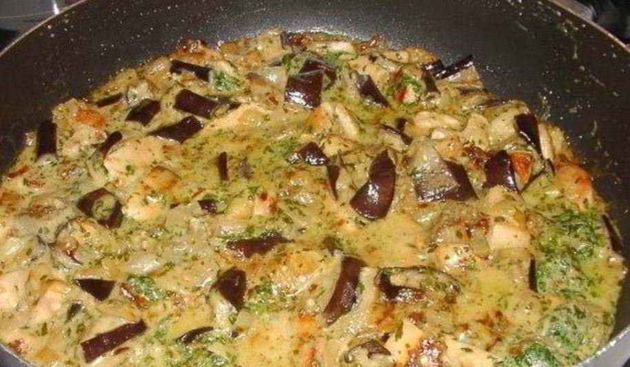Рецепт куриного рагу с баклажанами в сметане