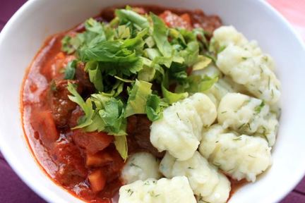 Мясное рагу с картофельными ньокками