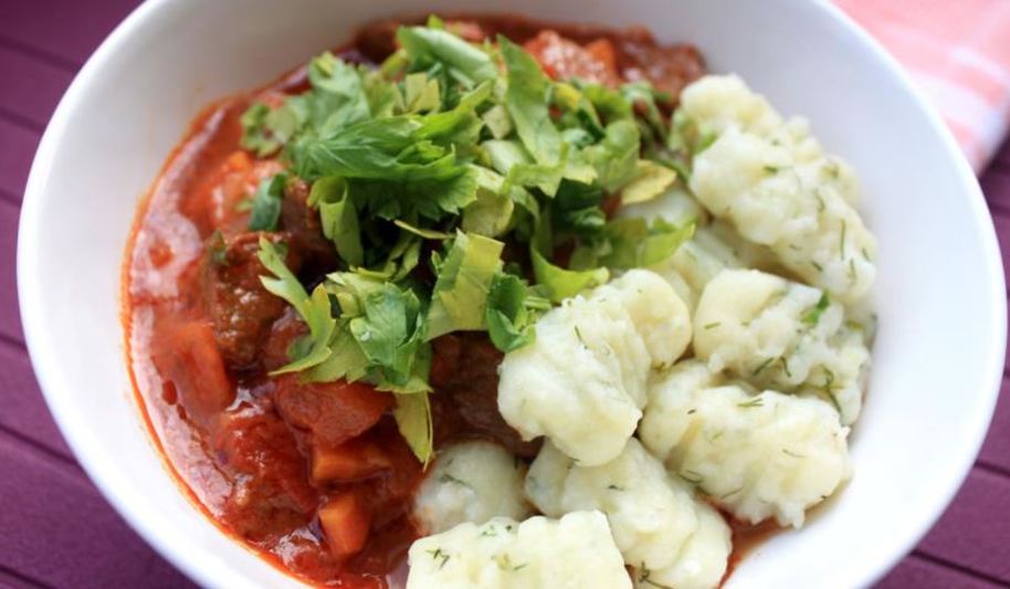 Рецепт мясного рагу с картофельными ньокками