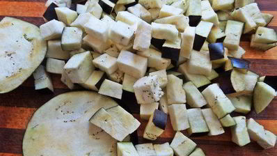 овощное рагу на основе запеченных баклажанов и перцев