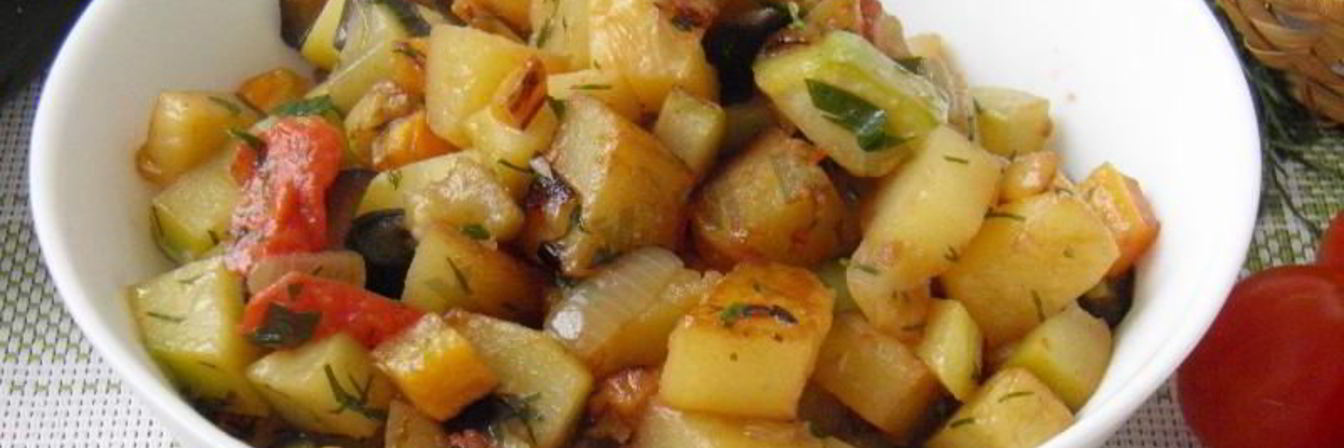 Овощное рагу с кабачками, баклажанами и картофелем