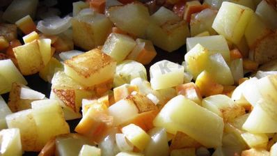 овощное рагу с кабачками, баклажанами и картофелем